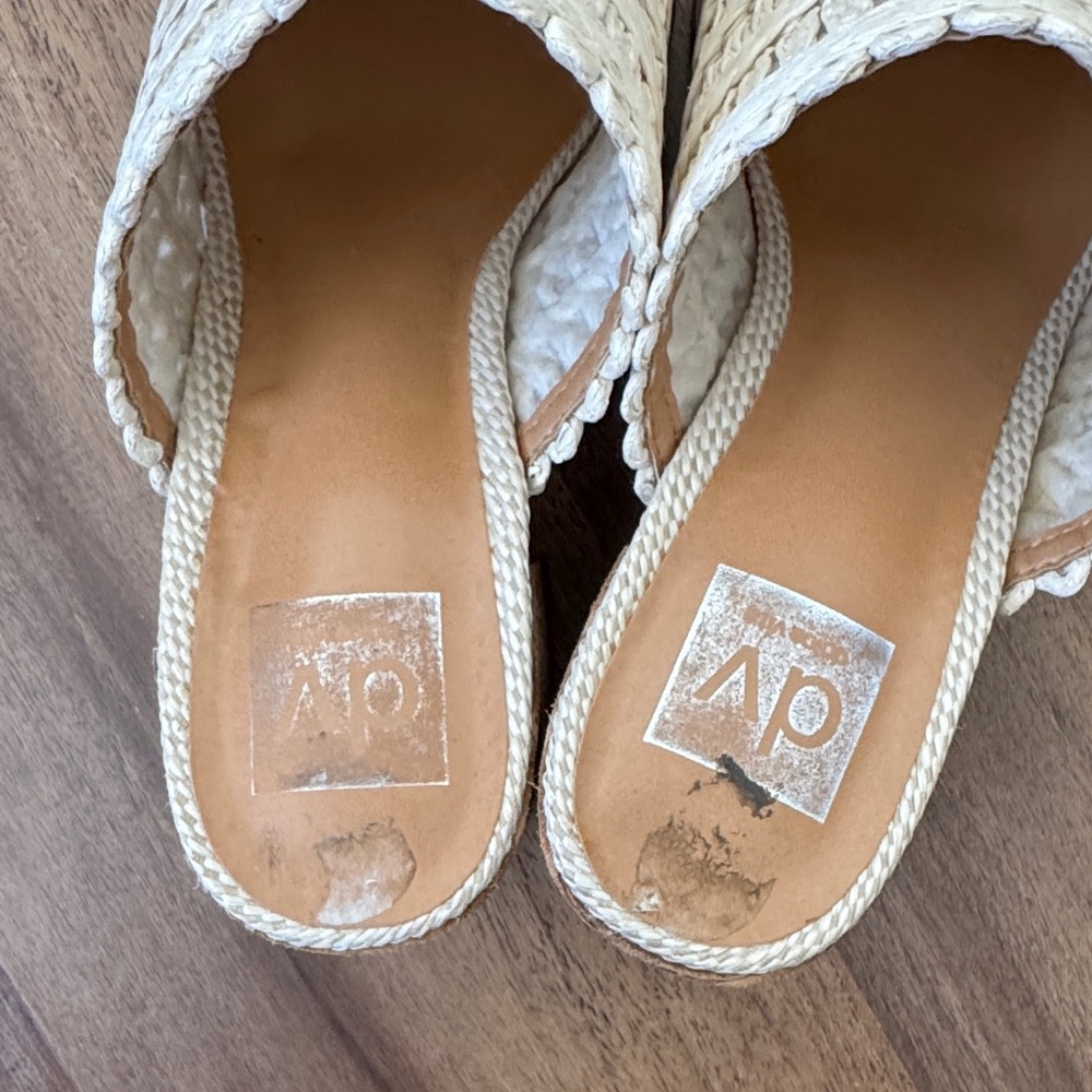 DV by Dolce Vita Cream Textured Mules - Picture 3 of 5